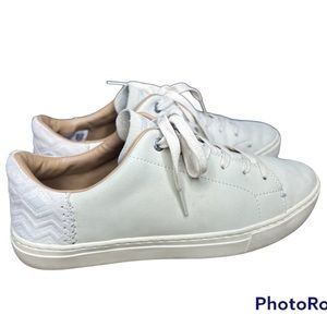 TOMS suede leather textured cream white sneaker 9.5